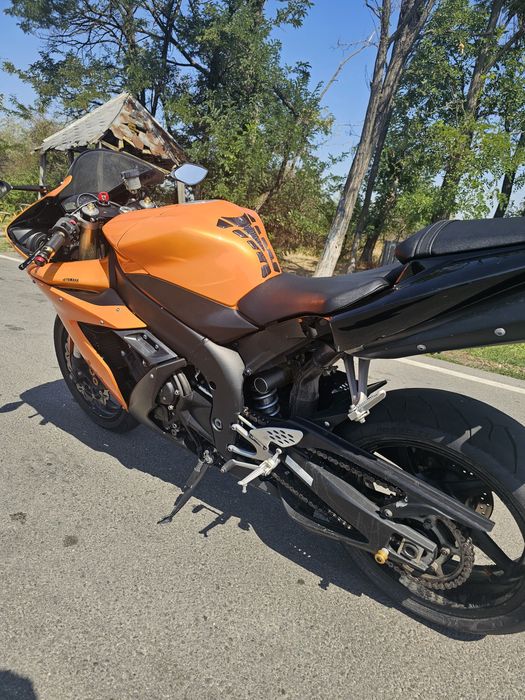 Vând Yamaha YZF R1000