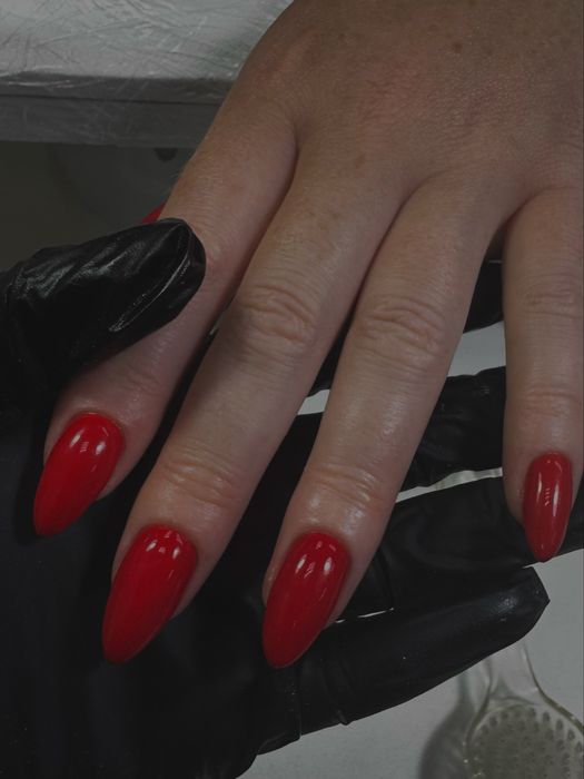 Ищу модель на наращивание ногтей