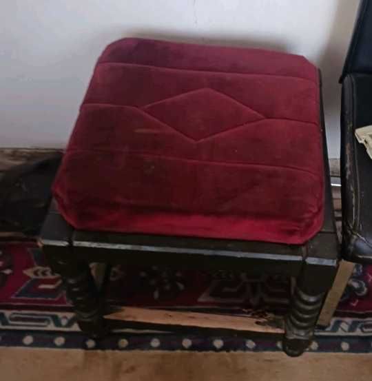 Диванче от масивно дърво