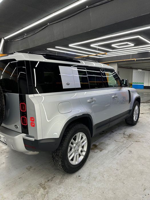 Ленд ровер ДЕФЕНДР .