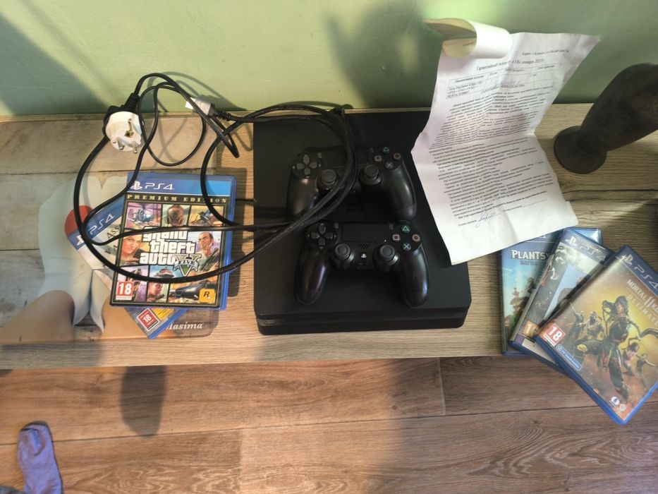 Sony ploystation 4 slim 1 tb