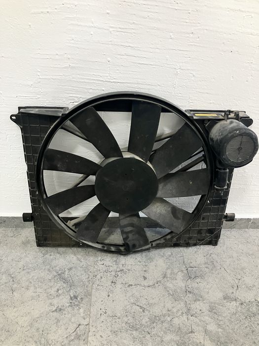 Радиатор охлажления  двигателя мерседес w220