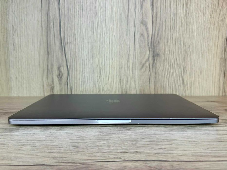Лаптоп Apple MacBook Pro 13.3-inch  2018 A1989