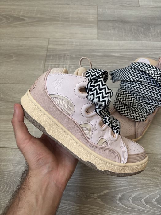 Lanvin Curb