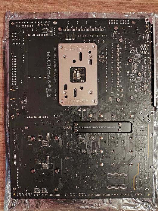 Gigabyte X870E Aorus Master материнская плата.