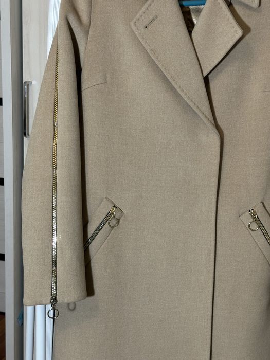 Пальто бренда Miss style