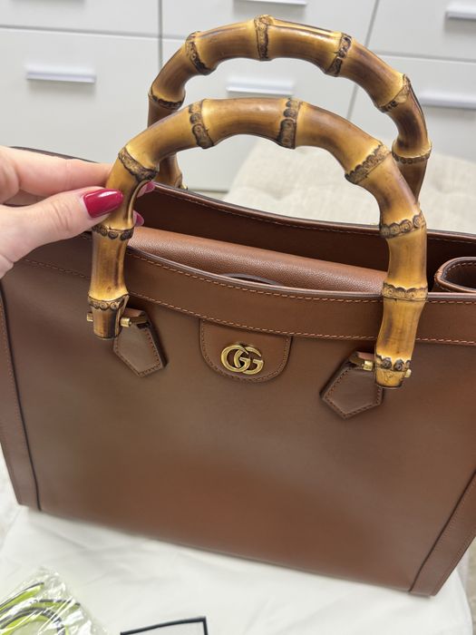 Дамска чанта GUCCI Diana medium tote bag