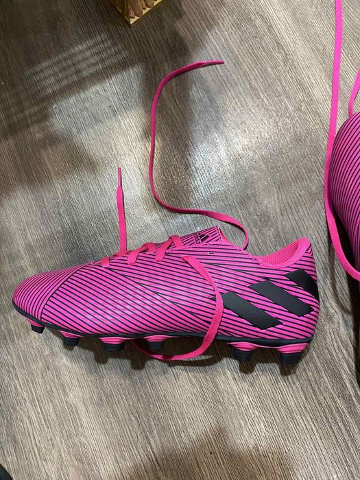 Бутонки Adidas  .