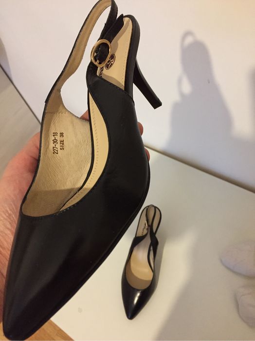 Продам женскую обувь