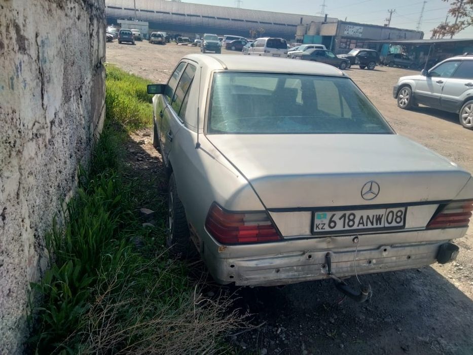 Mercedes-Benz 250D