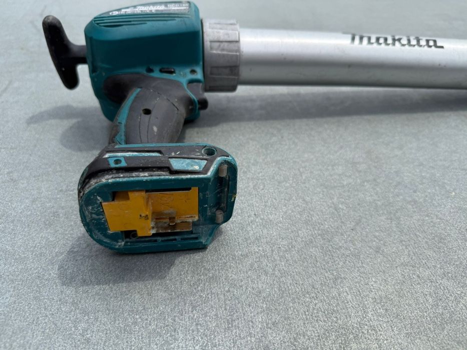 Pistol de silicon cu acumulator Makita  DCG180