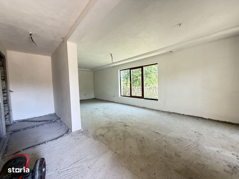 Casa - Zona Ultracentrala, Mioveni, zona Pompieri, 750 mp, deosebita