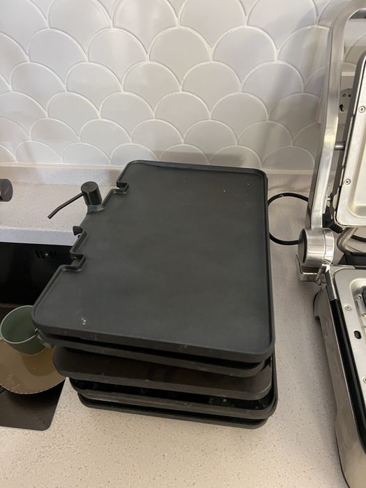 Продам гриль DeLonghi