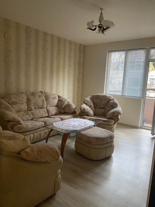 Дава се под наем Двустаен апартамент в Пазарджик, Идеален център - 65 кв.м за 306 € - Снимка #2