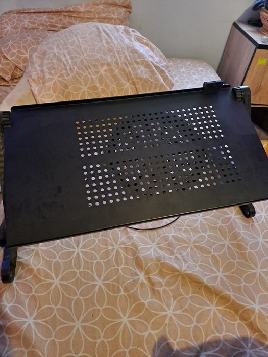 Masuta pliabila pentru laptop