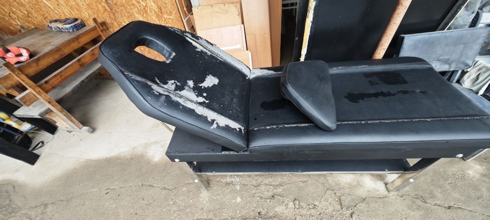 Продам б/у кушетку