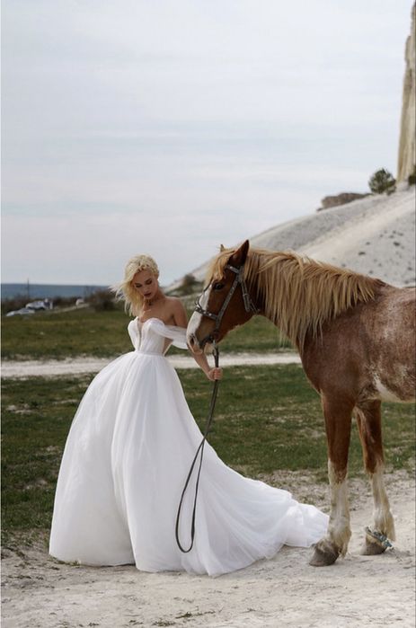 Сватбена рокля Fusion by Natalia Romanova от бутик Jollie