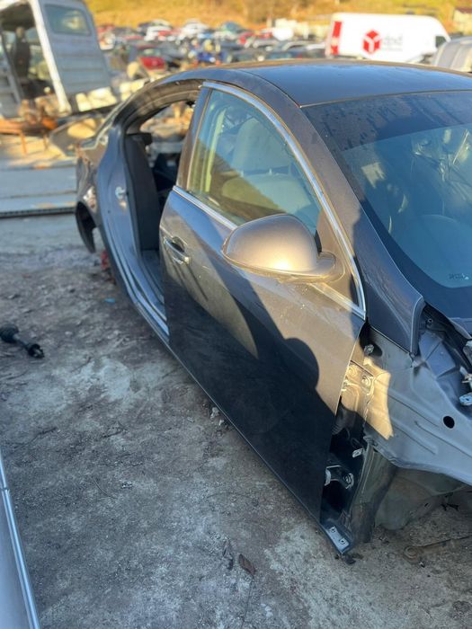 Dezmembrez Opel Insignia 2.0 Diesel manual/automat, break/limuzina