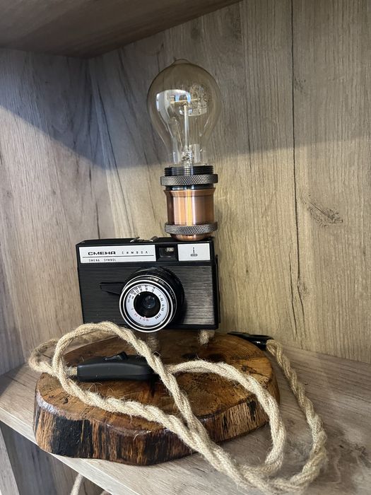 Настолна лампа.