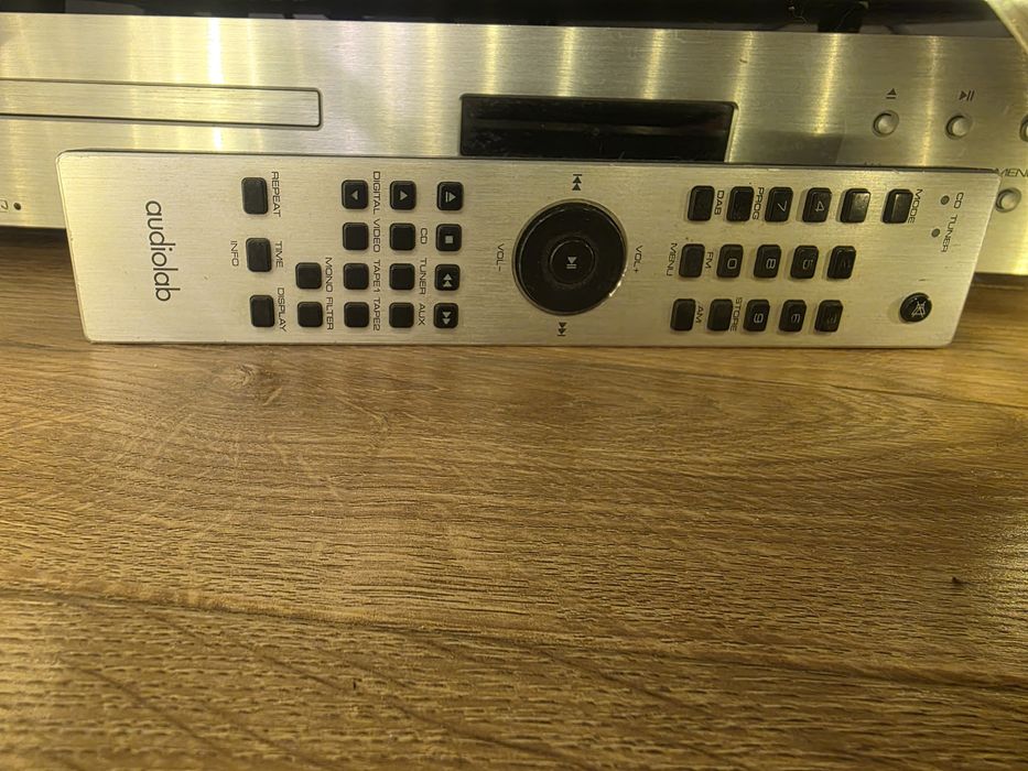 Amplificator Audiolab 8200P 2x150W+Pre/DAC/CD Audiolab 8200CDQ clasa A