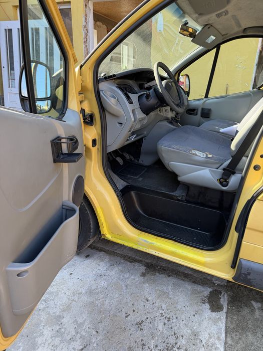 Renault trafic 8+1 locuri