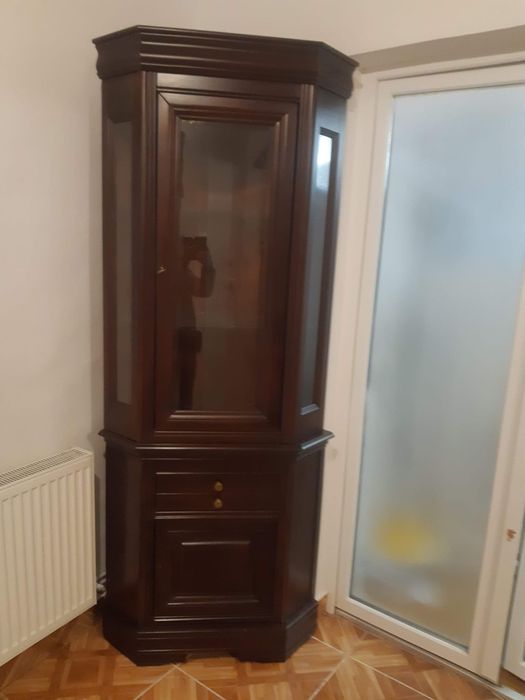 Vand mobila din lemn masiv