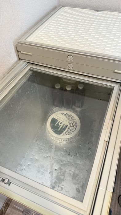 продам большой морозильник Haier