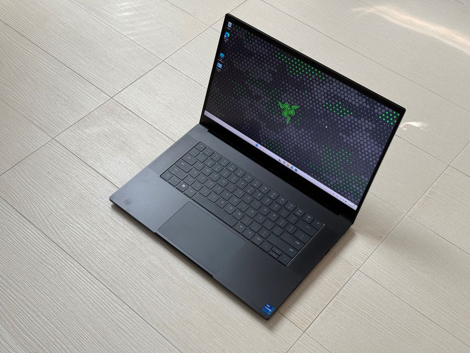 Геймърски Лаптоп 15.6’ QHD 240Hz RTX 4070 8GB Core I7-13800H Razer Blade 15 32GB DDR5 1TB SSD