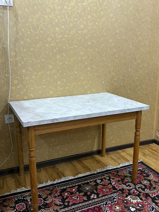 Stol va 3 ta stul to‘plami, qulay