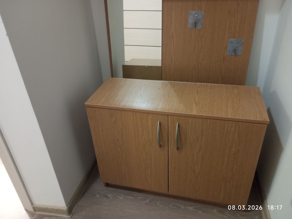 Срочно крепкая прихожая