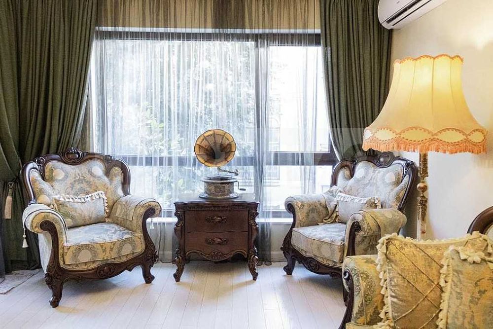 Дава се под наем Двустаен апартамент в Варна, Център - 82 кв.м за 1000 € - Снимка #2