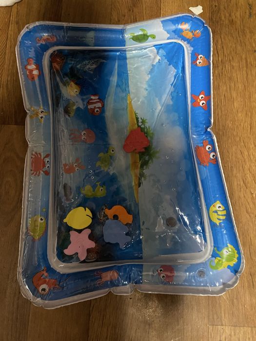 Продам комбинезон, второй в подарок