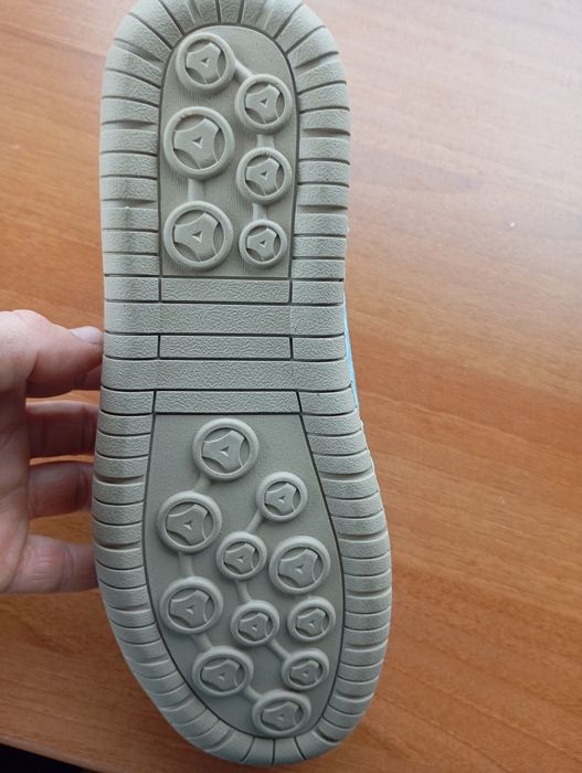 Обувки 41 номер 100% каучук , удобни