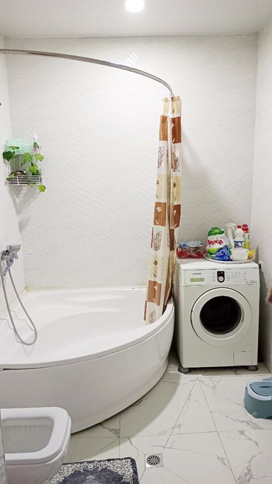 Tashmi poʻstidan 4 km kirganda Koksaroyda joylashgan fayzli mahallada