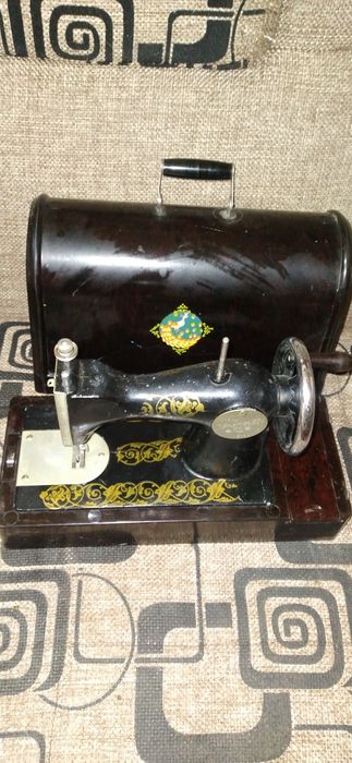 Детские швейные машинки СССР. Смотрите 8фото Читайте описании