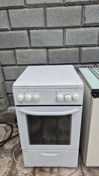 Газовая плита с духовкой