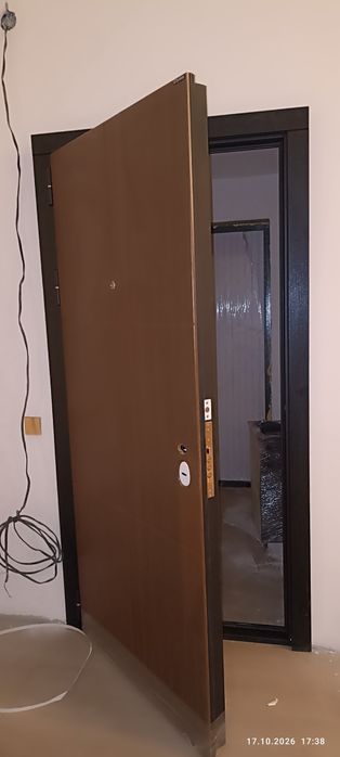 Продам двери металлические
