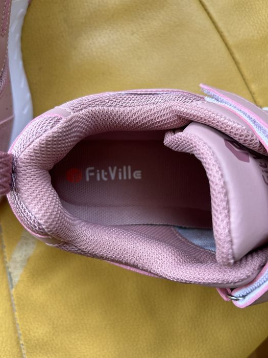 Нови маратонки Fit Ville - сега за 100 лв.