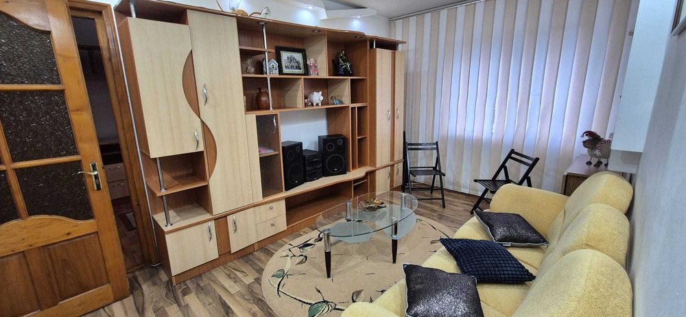 Vand apartament 3 camere