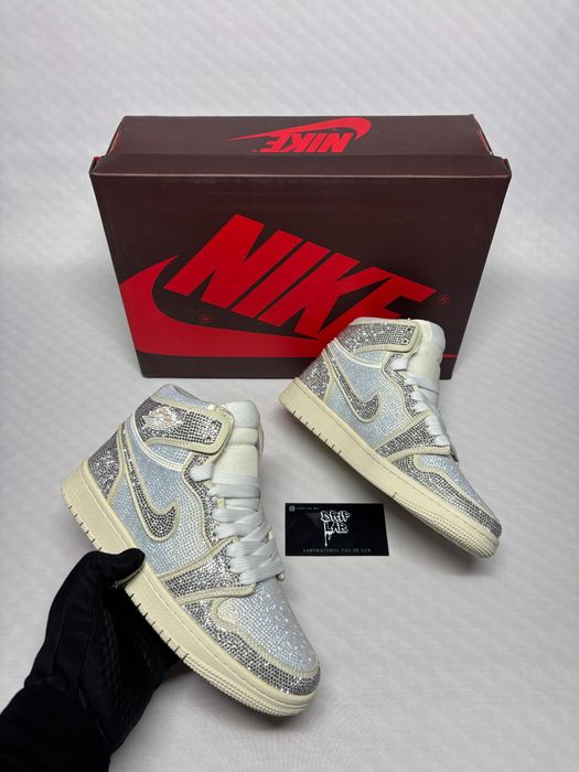 Jordan 1 Gri cu pietricele