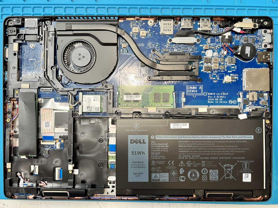 Реновиран лаптоп Dell Latitude 5490 14 FHD i3-8130U 8GB 260GB SSD гаранция