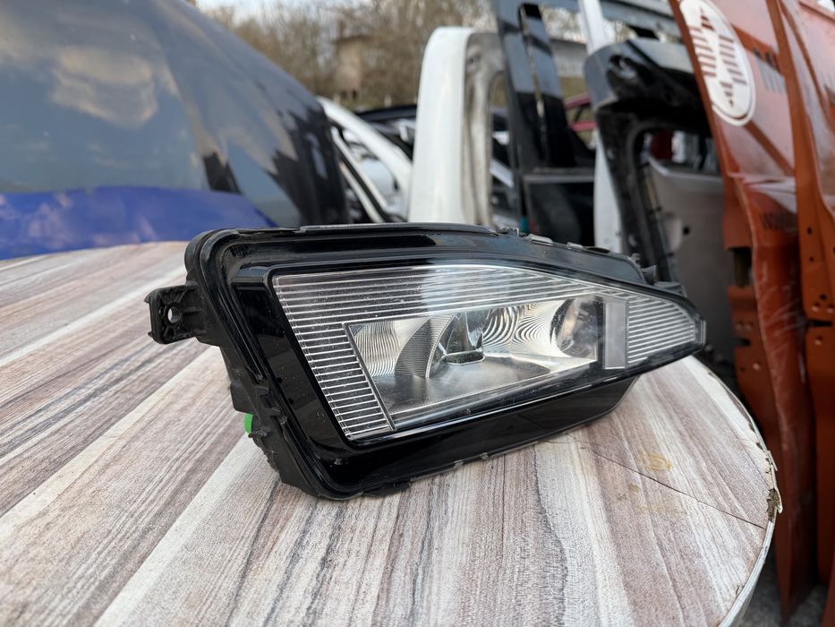 Халоген VW Passat B8