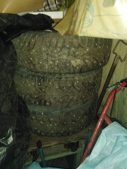 Продам резину новая шипованная на титановый дисках