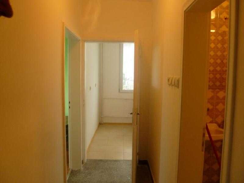 Дава се под наем Двустаен апартамент в София, Младост 2 - 65 кв.м за 348.84 € - Снимка #2