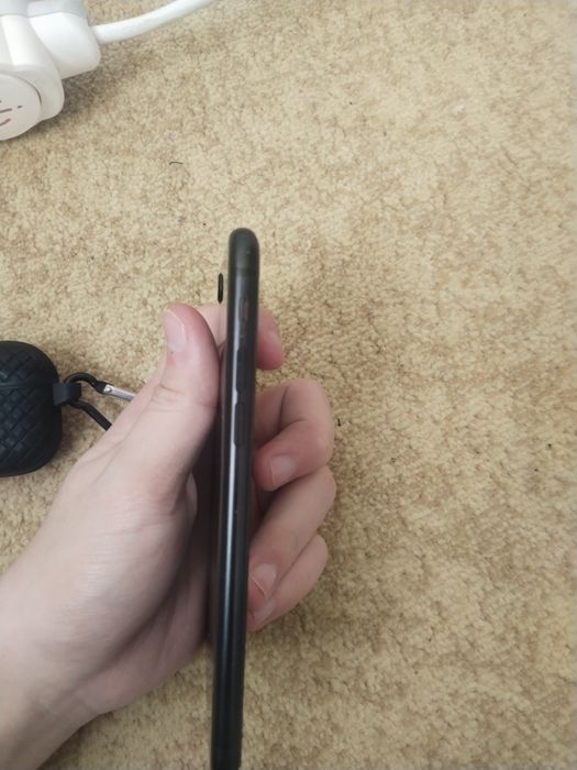 Айфон се 2020 64гб