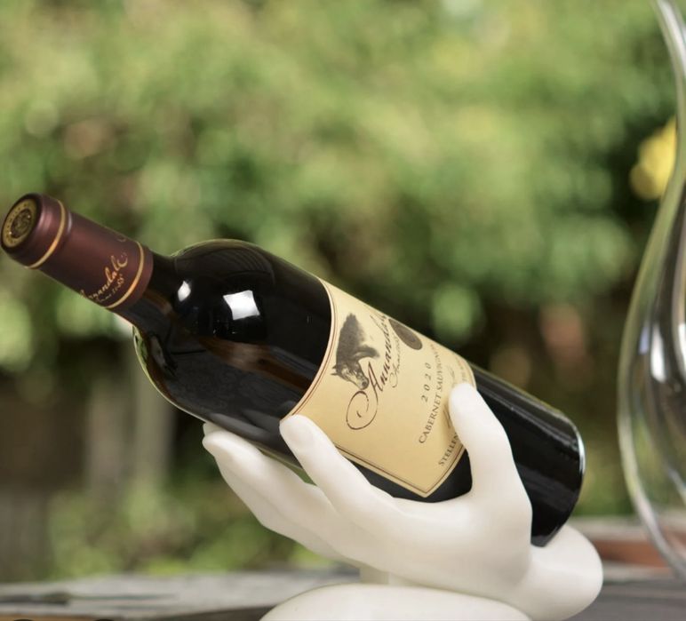 Декоративна стойка за вино - Ръка