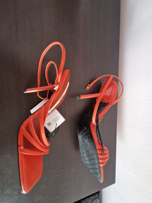 Сандали Zara 37 с етикет