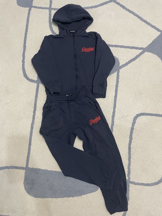 Датски екип Replay