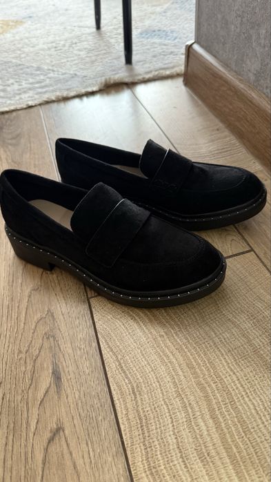 Продам обувь для девочек