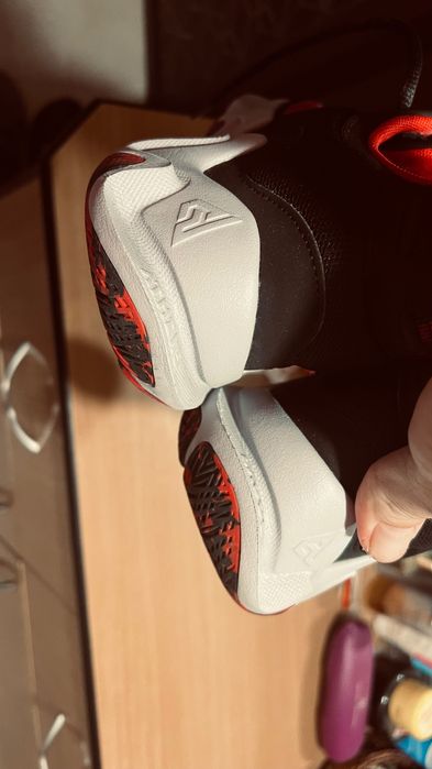 Маратонки NIKE- оригинални, купувани в Англия- 2 чифта